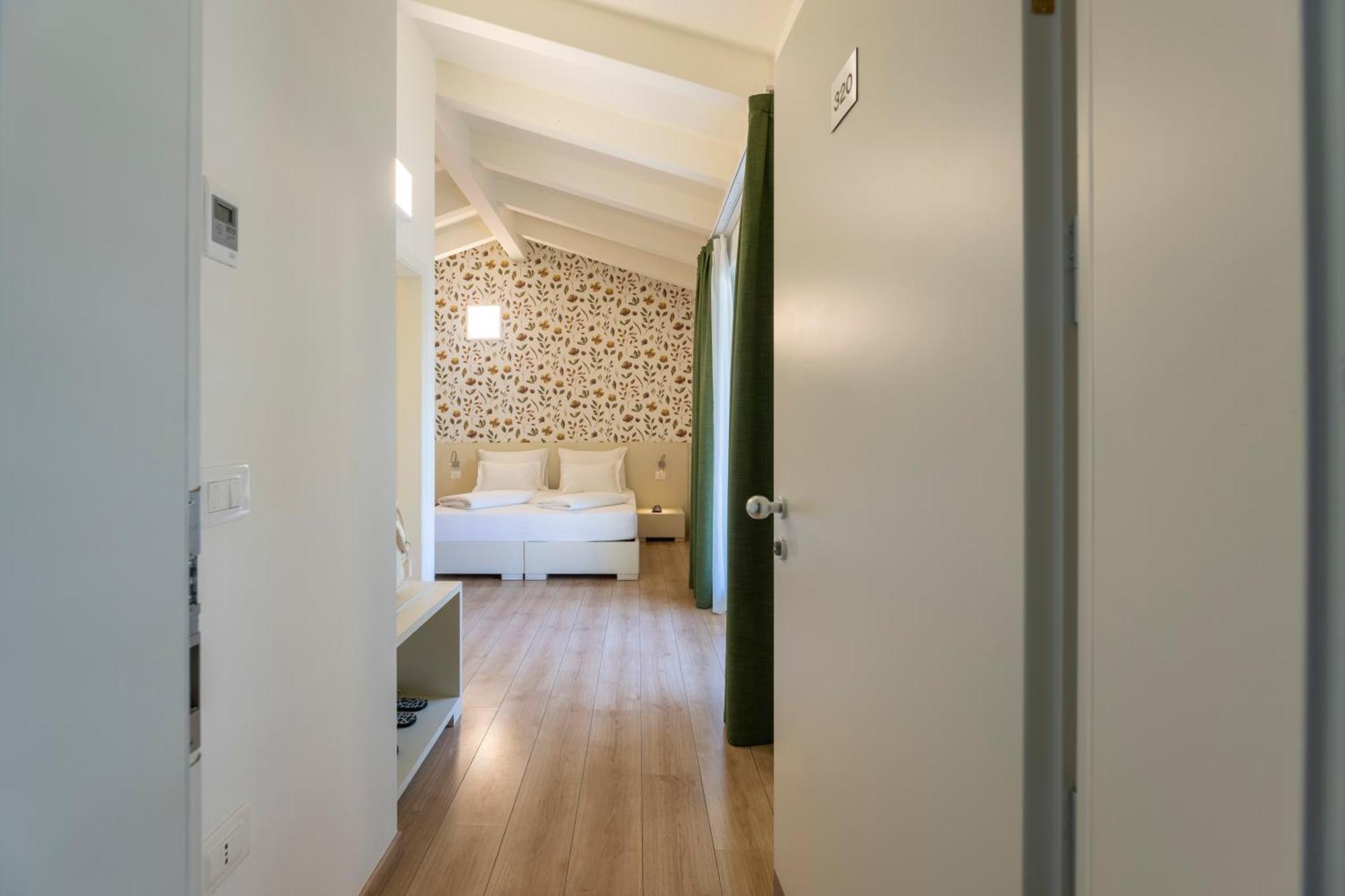 Hi Hotels Torbole - Pool & Spa Torbole Sul Garda Exterior photo
