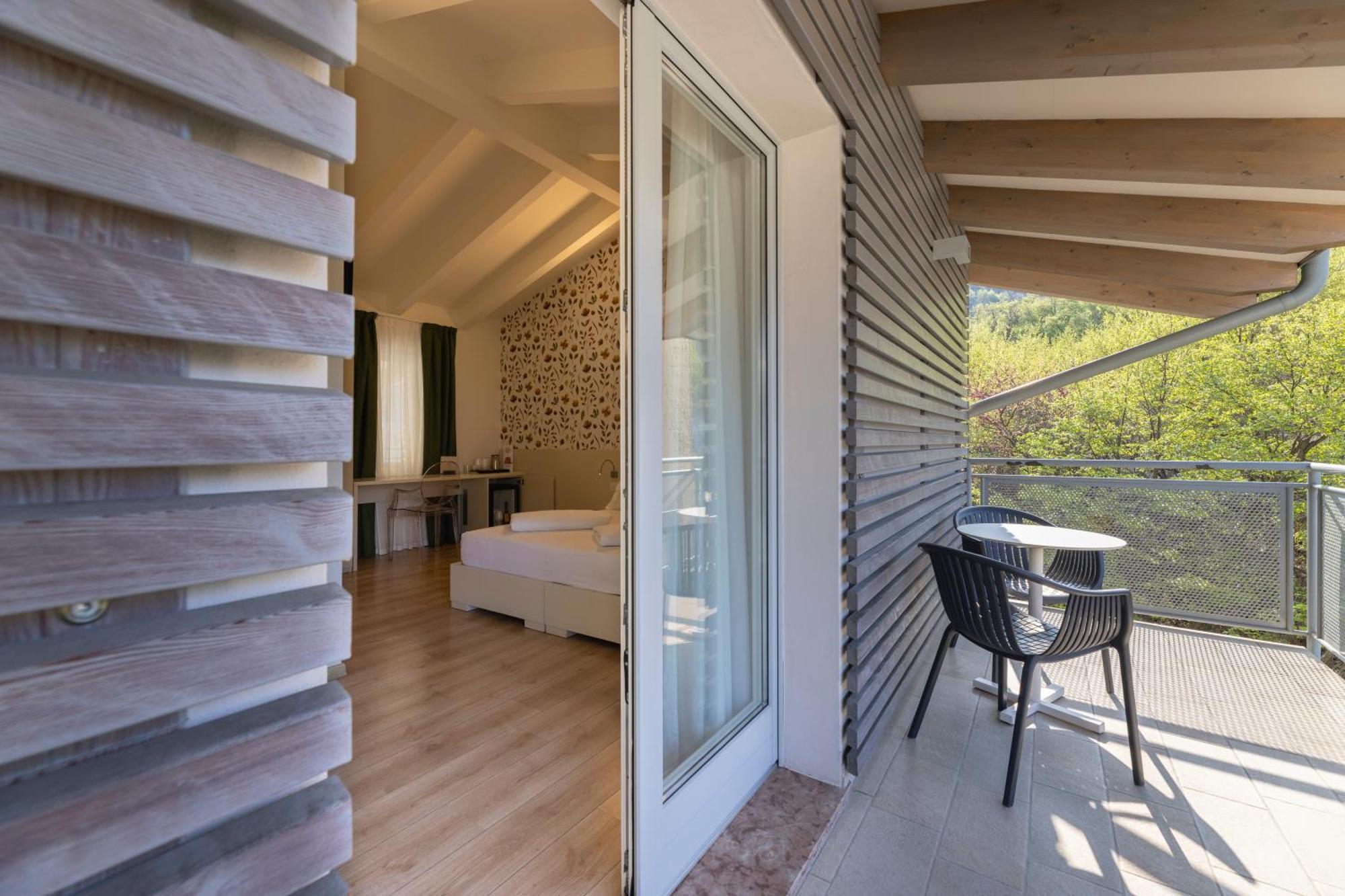 Hi Hotels Torbole - Pool & Spa Torbole Sul Garda Exterior photo